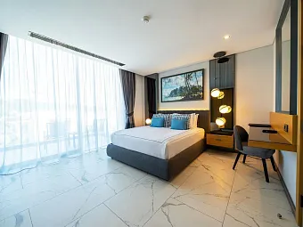 THE NORM COLLECTION DOOR'A 5*