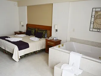 Отель GOLDEN PARNASSUS 5*