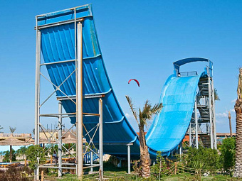  TITANIC BEACH SPA & AQUA PARK 5*. 