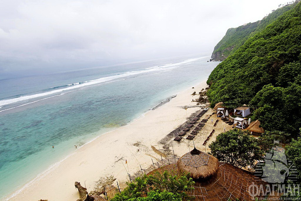 Джимбаран - ещё один знаменитый пляж на Бали.