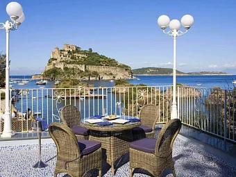 Отель DELFINI STRAND HOTEL TERME 4*