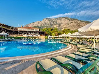 Отель CRYSTAL FLORA BEACH RESORT HV-1/5*
