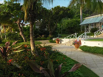 ROUND HILL HOTEL AND VILLAS 5*