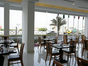   RAMADA BEACH HOTEL AJMAN 4*