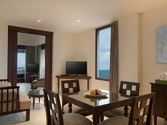 Отель HOLIDAY INN RESORT BALI BENOA 5*