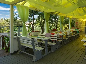  ФОРЕСТА ФЕСТИВАЛЬ ПАРК 4*, Подмосковье. Летнее кафе.