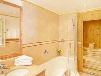 Отель GRAND HOTEL ZELL AM SEE 4*