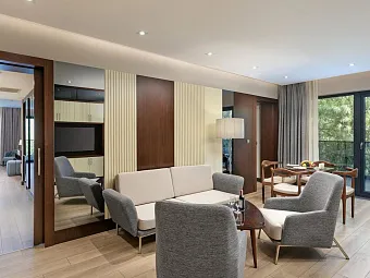 SEVEN SEAS HOTEL LIFE 5*