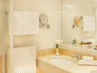Отель GRAND HOTEL ZELL AM SEE 4*