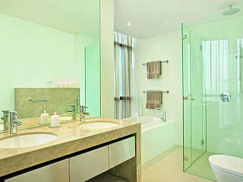 Отель JUMEIRAH AT ETIHAD TOWERS 5*