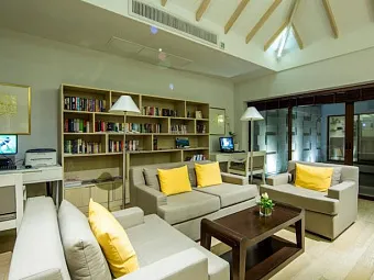 Отель THE SHORE AT KATATHANI 5*