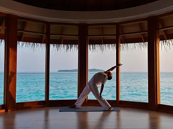  Йога в отеле MILAIDHOO ISLAND MALDIVES 5*