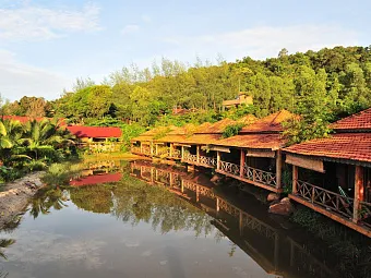 Отель CHEZ CAROLE BEACH RESORT 3*