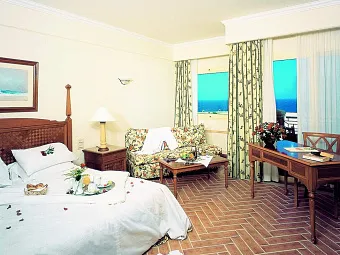 Отель LA RESIDENCE DES CASCADES 5*