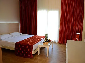 Отель QUEEN'S PARK GOYNUK 5*