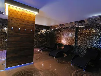 Отель VILLA ADRIANO 4*