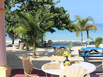 Отель BEACHCOMBER CLUB RESORT 3*