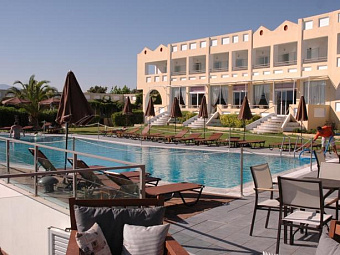 NIFOREIKA BEACH HOTEL & BUNGALOWS 3*