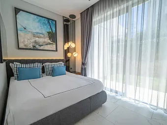 THE NORM COLLECTION DOOR'A 5*