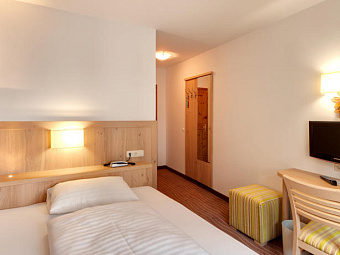 GRUENER BAUM HOTEL 3*