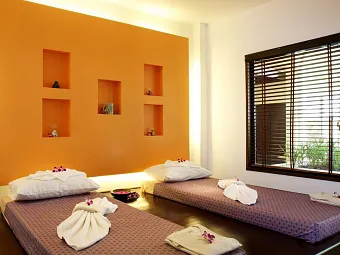 Отель ALL SEASONS NAIHARN PHUKET 4*