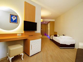  BLUE WAVE SUITE HOTEL 4*