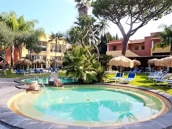 Отель ALBERGO LA REGINELLA RESORT & SPA 4*
