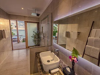 HURAWALHI ISLAND RESORT 5*