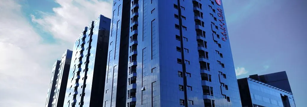 Отель RAMADA HOTEL & SUITES 4*