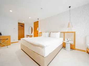 THE NORM COLLECTION DOOR'A 5*