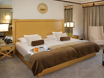 Отель GRANDE REAL VILLA ITALIA HOTEL & SPA 5*
