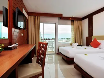 BAUMANCASA KARON BEACH RESORT 3*