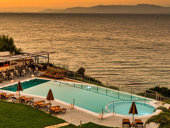 NIFOREIKA BEACH HOTEL & BUNGALOWS 3*