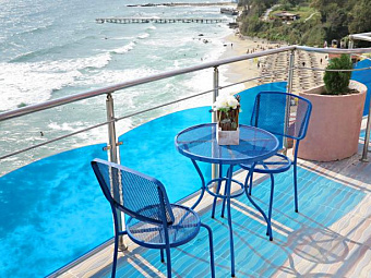   SIRIUS BEACH HOTEL & SPA 4*, ,    .