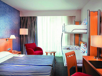 TRYP PORT CAMBRILS 4*