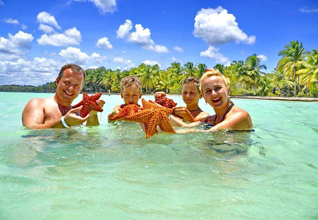 А по дороге на Саону можно сфотографироваться с морскими звёздами