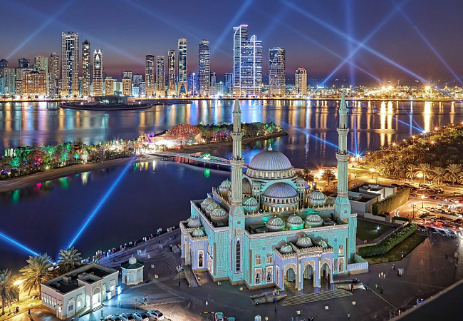 И в Шардже вечером красиво!