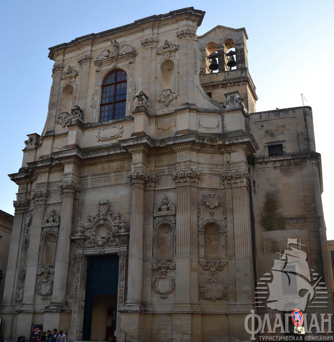 Церковь Santa Chiara.