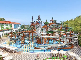  Pirates Aquapark на  Roma Street