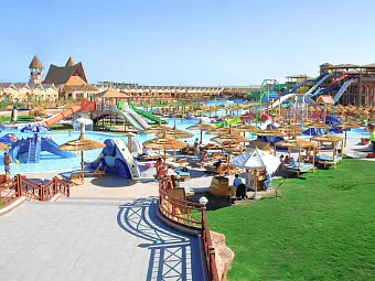 Водные аттракционы в JUNGLE AQUA PARK 4*