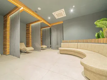 THE NORM COLLECTION DOOR'A 5*