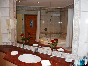 RADISSON LAZURNAYA HOTEL 4*