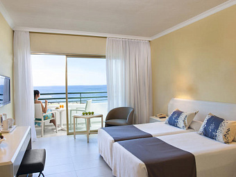  Отель LOUIS IMPERIAL BEACH 4*