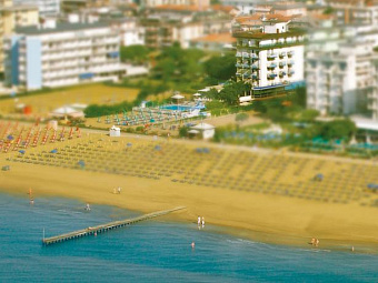 LA BREZZA 3*