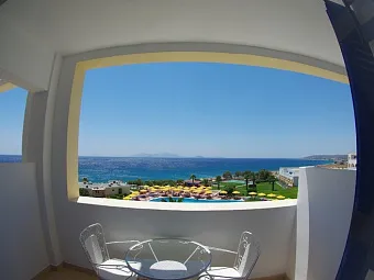 Балкон в номере отеля Mitsis Norida Beach 4*+