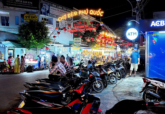 Ночной рынок на Фкуоке