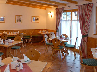  HUBERTUS HOTEL PENSION 3*