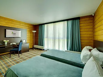 LES Art Resort 4*