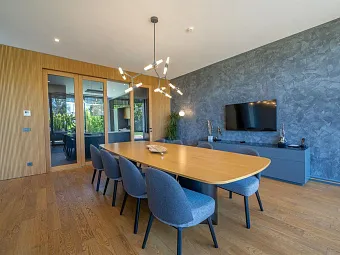 THE NORM COLLECTION DOOR'A 5*