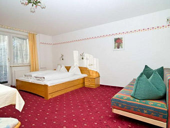 Отель CORNELIA VILLA PENSION 3*